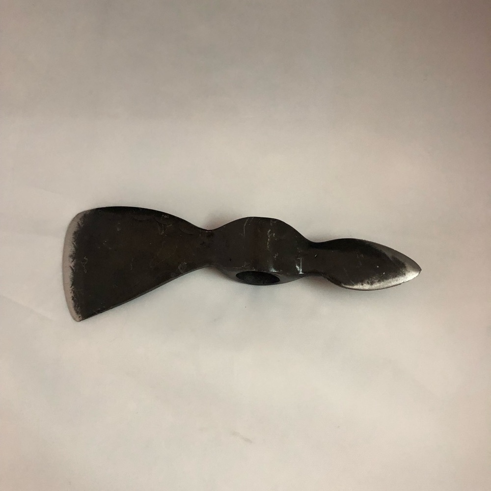 Metal Cast Double Tomahawk